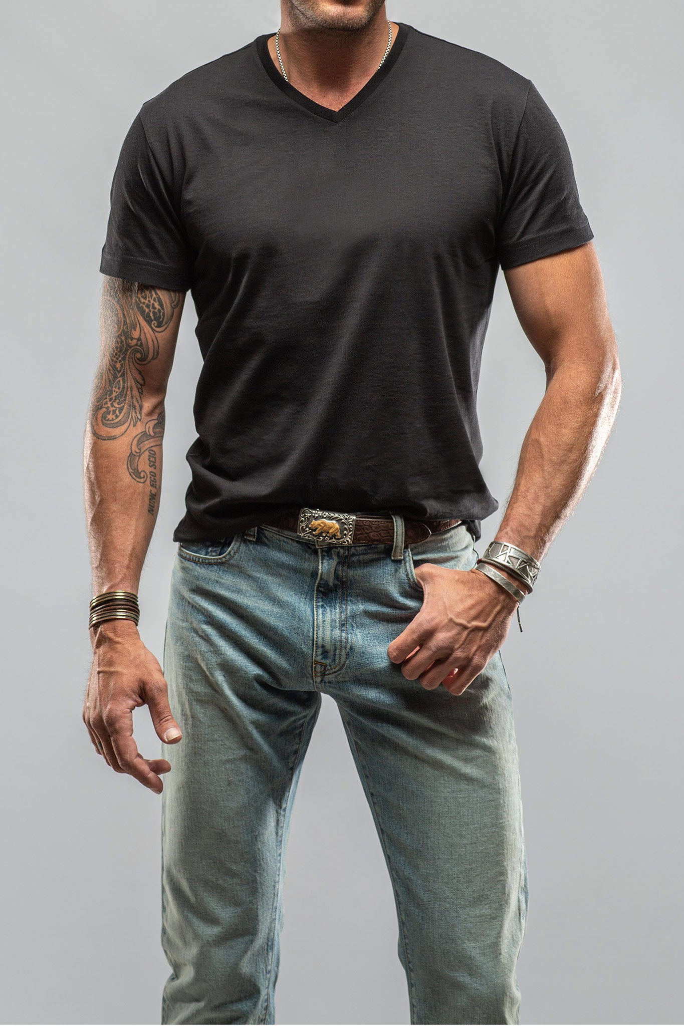 Georg Roth Siena Cotton V Neck Tee In Black Mens - Shirts - T-Shirts