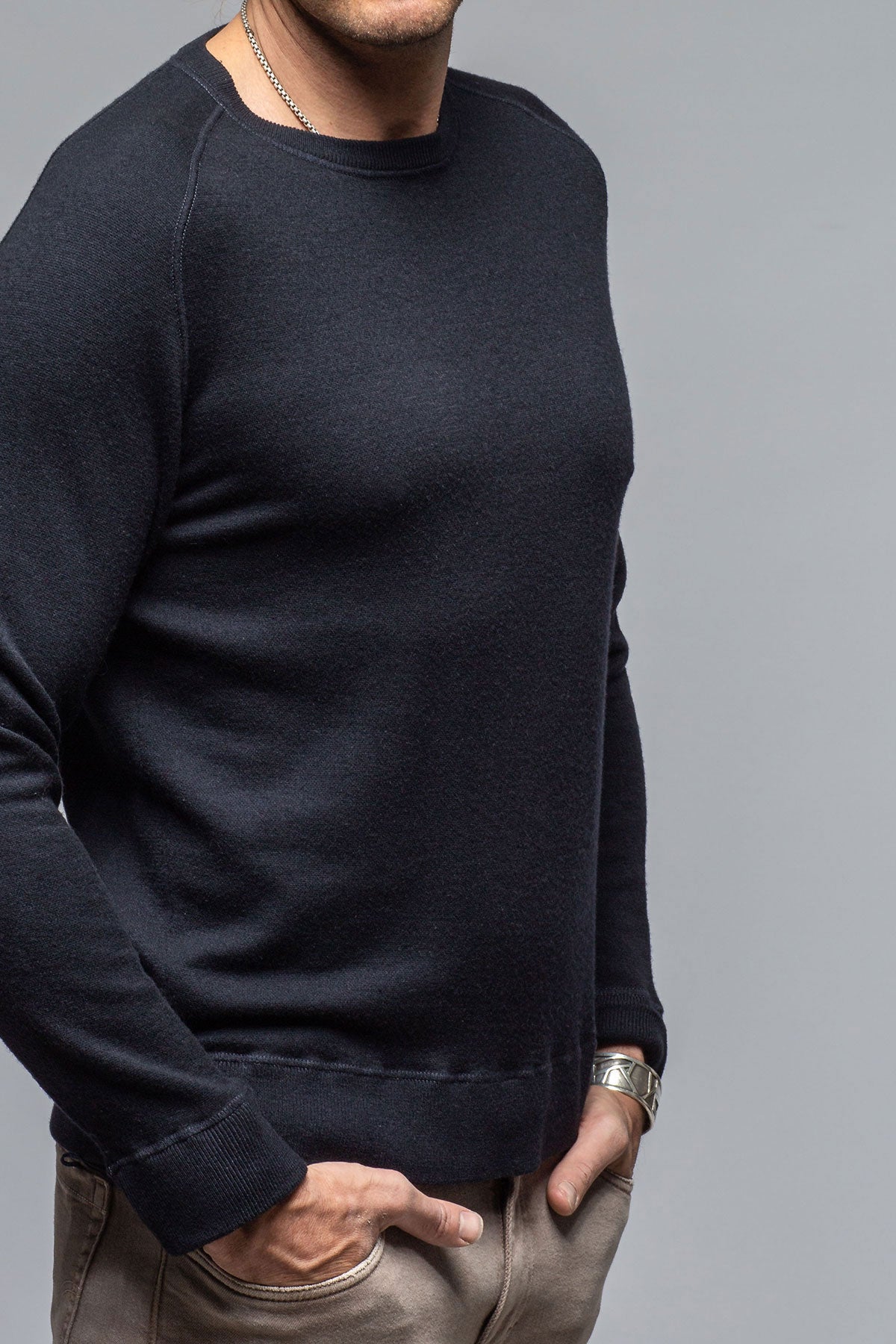 Fidelio Washed Cashmere Sweater in Navy | Mens - Sweaters | Massimo Alba