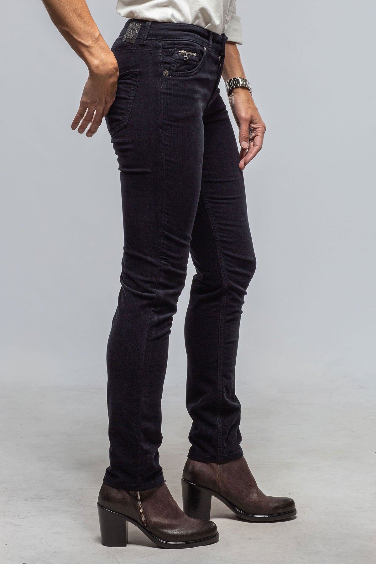 MAC Slim Baby Soft Corduroy In Dark Blue | Ladies - Pants - Jeans | Mac Jeans
