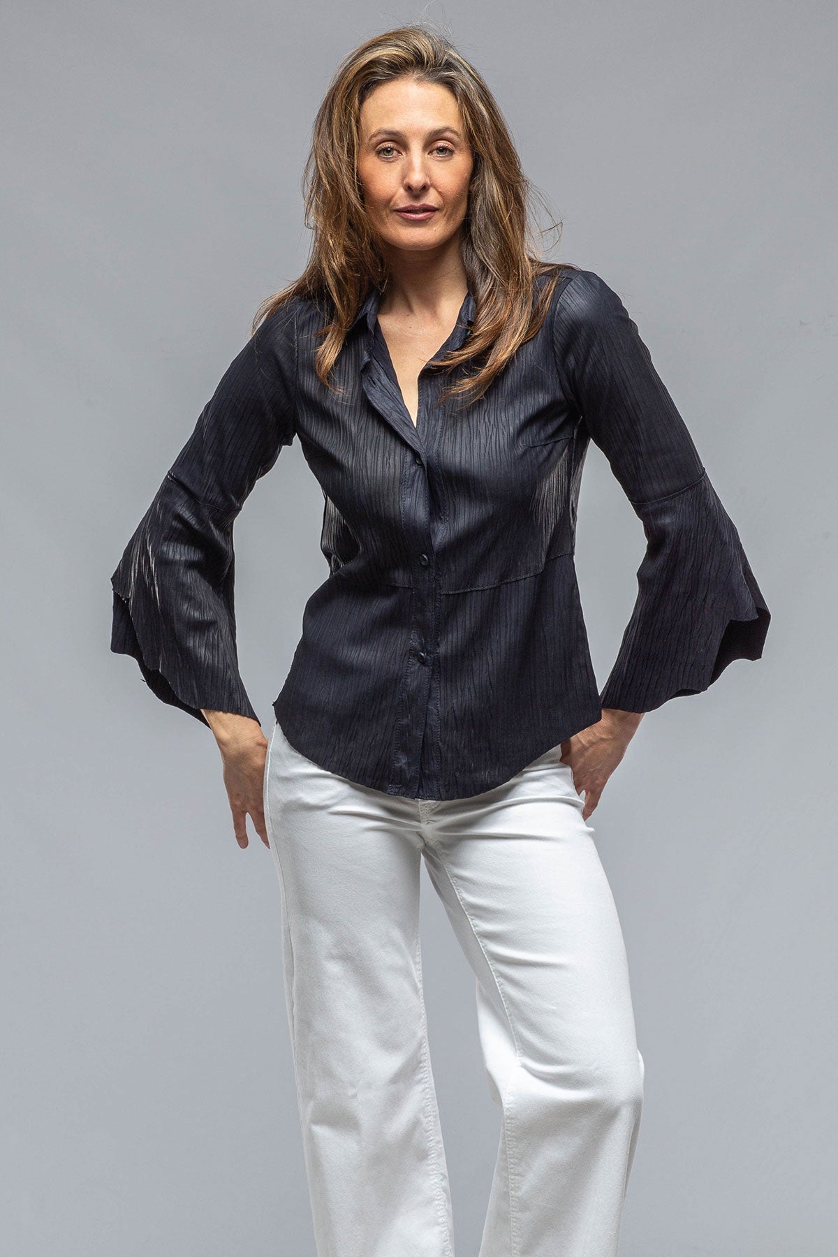 Enchantment Flamenco Sleeve Shirt In Midnight | Ladies - Outerwear - Leather | Roncarati
