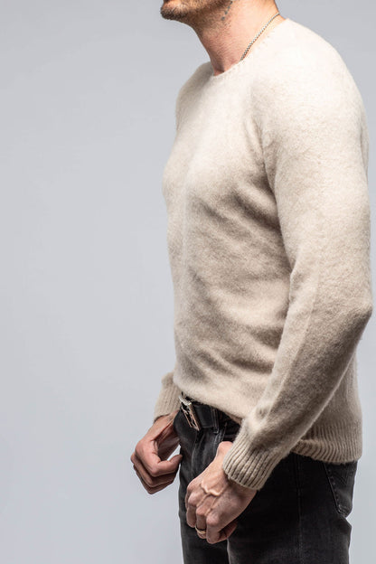 Henry Crew Neck Cashmere Sweater In Beige | Mens - Sweaters | Avant Toi
