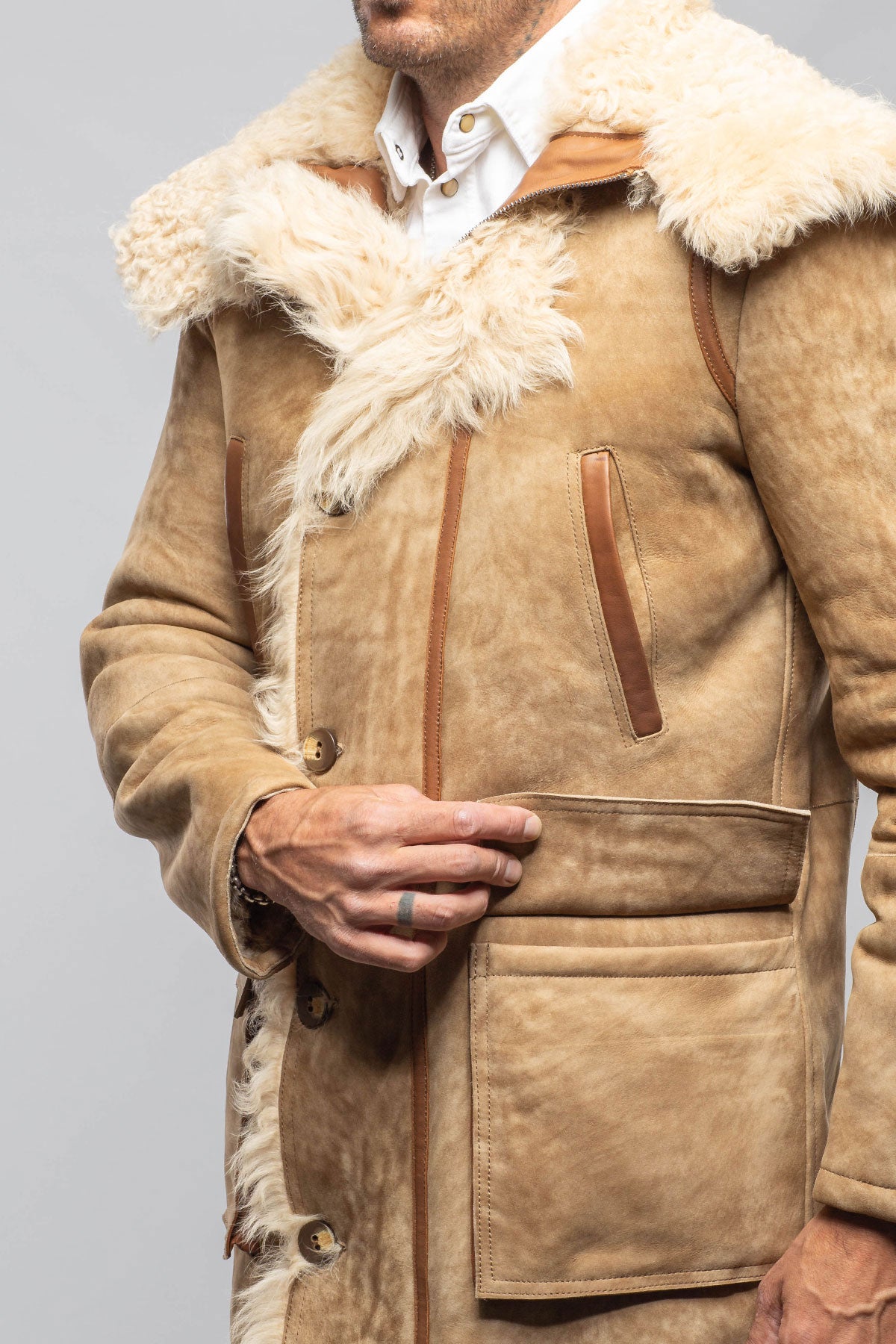 Red Stone Collection Rustic Mid length Shearling In Champagne Mens - Outerwear - Shearling