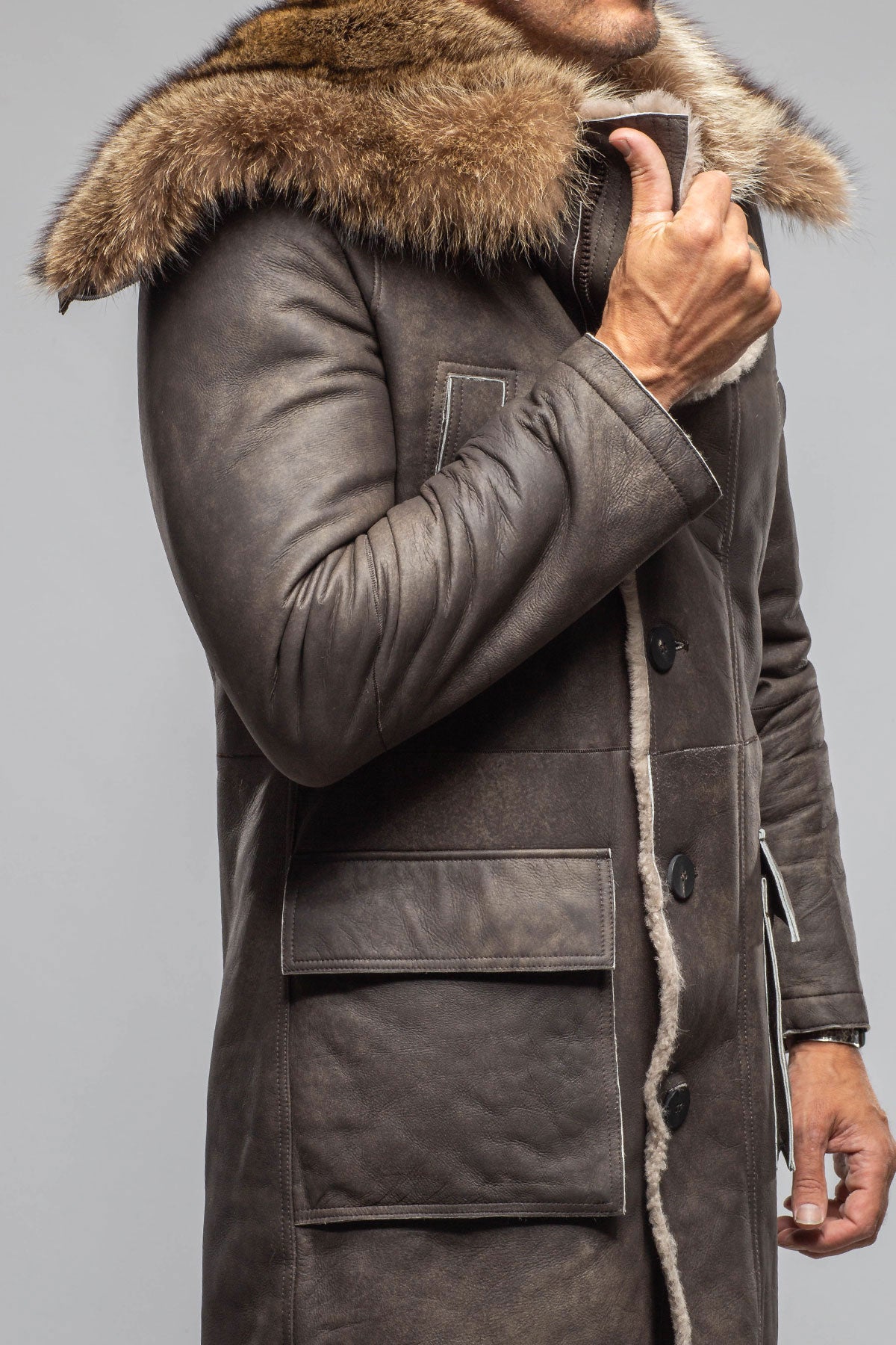 Red Stone Collection Rustic Mid length Shearling In Natural Rock Mens - Outerwear - Shearling