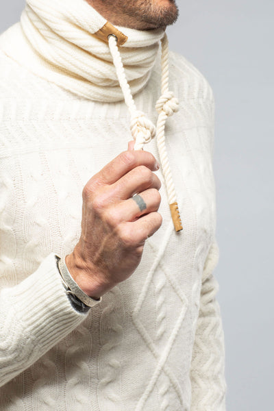 Robert Comstock | Jacob Cashmere Turtleneck In White | Mens - Sweaters 