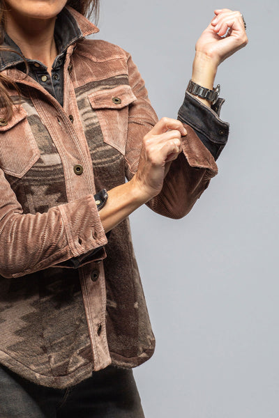 Sonia Villa Bandera Western Shirt In Cocoa Ladies - Tops