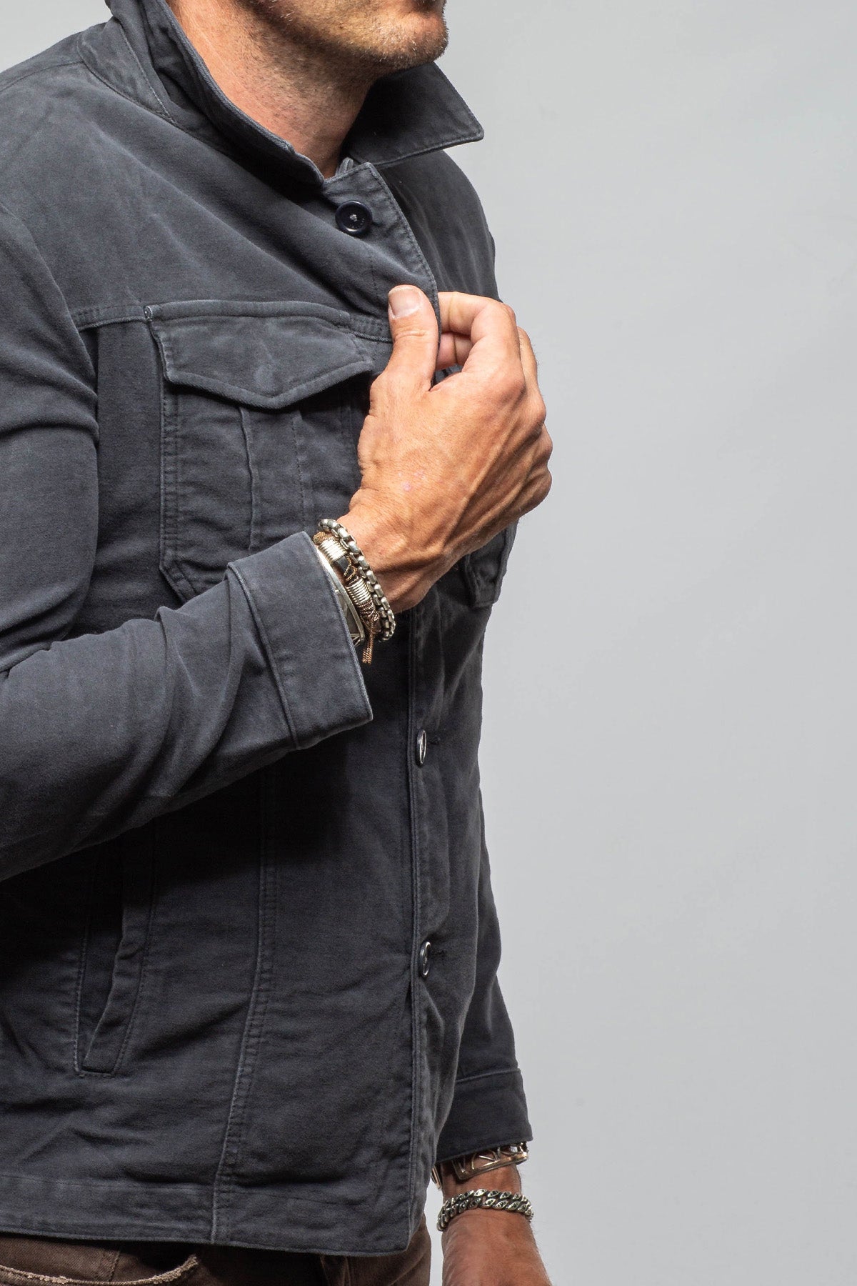 Teleria Zed Trace Overdye Moleskin Overshirt In Antracite Mens - Outerwear - Overshirts