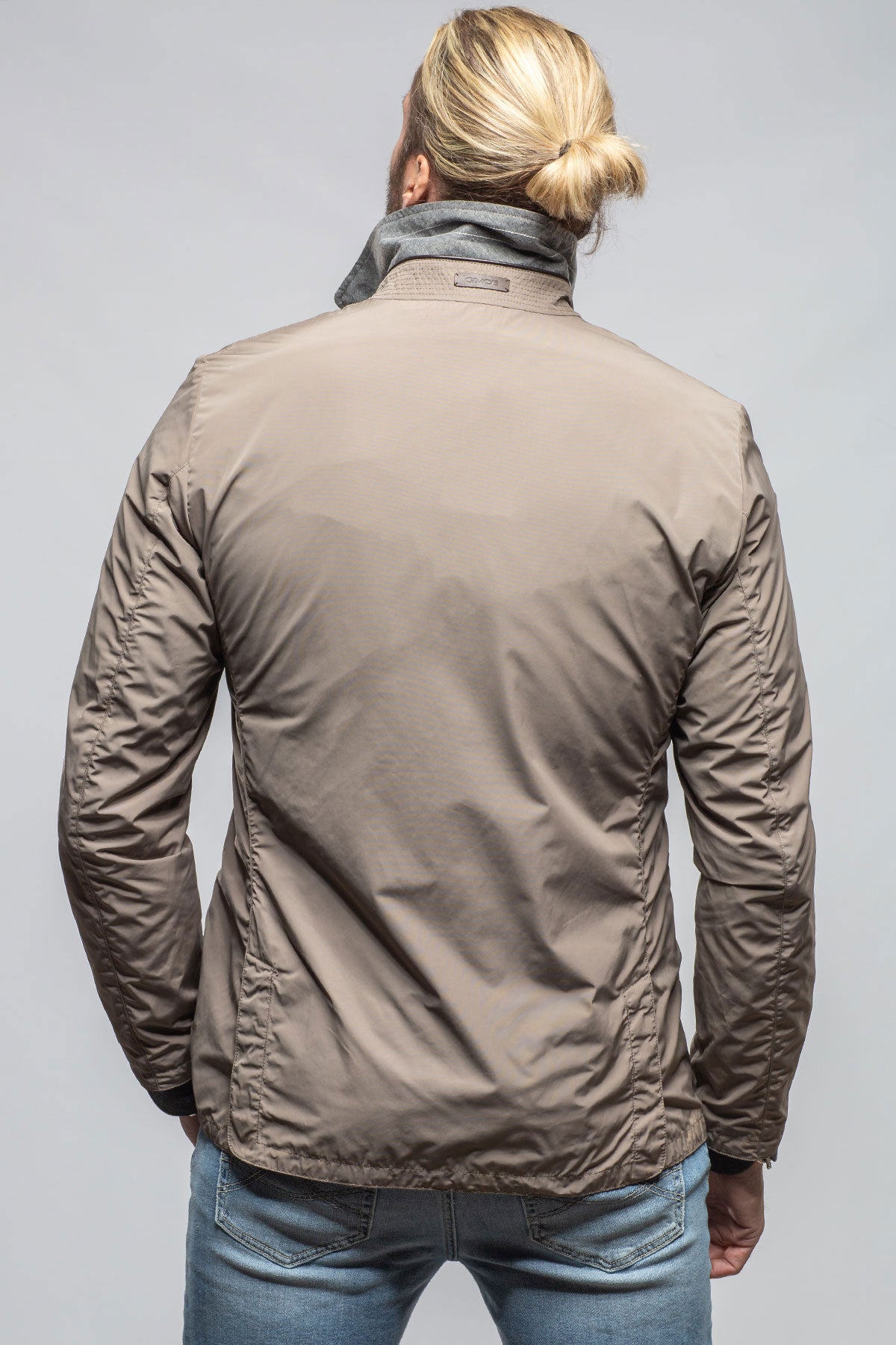 Shanahan Lightweight Jacket In Tan