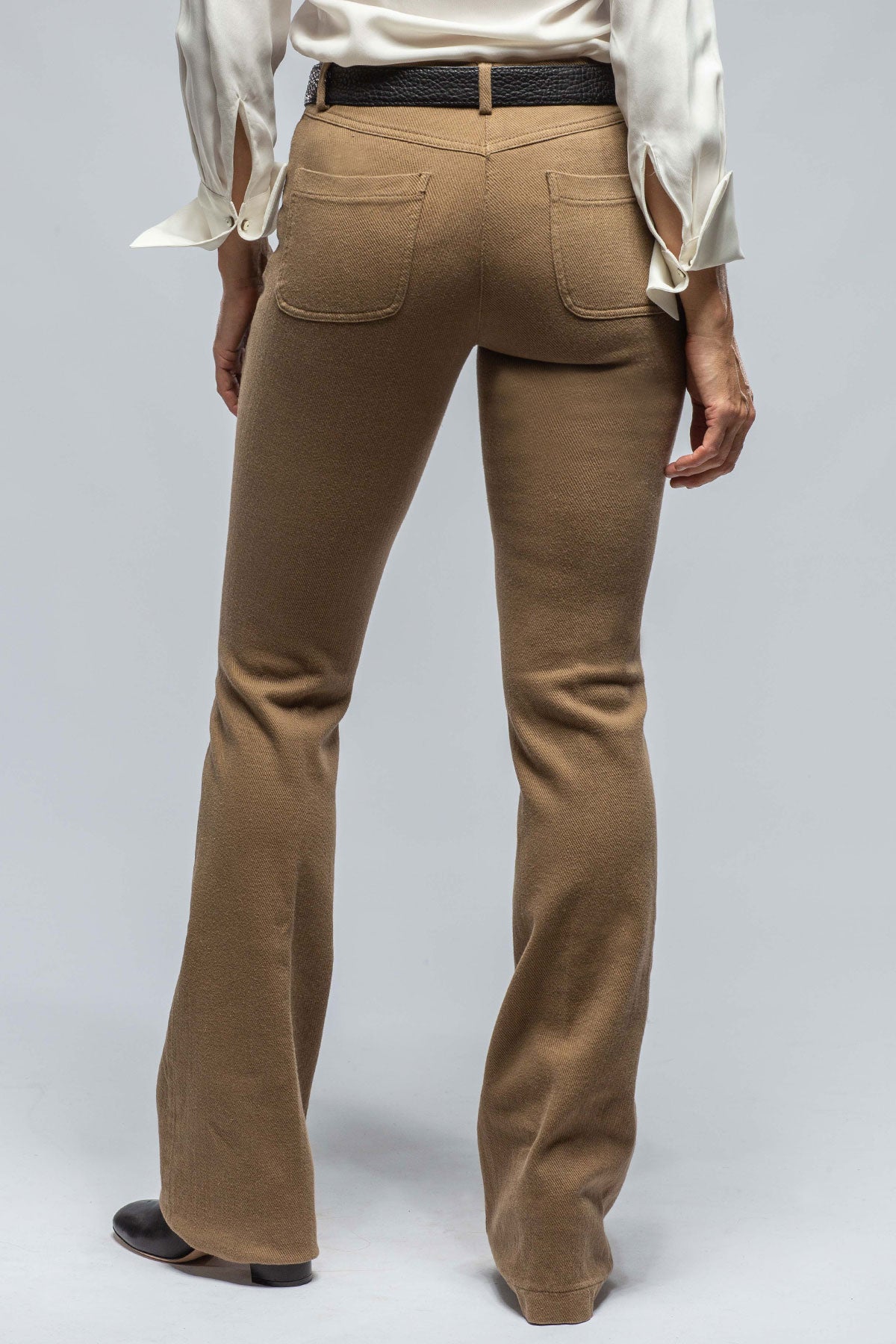Via Masini 80 Selma Stretch Cord Flare Pant In Khaki Shadow Ladies - Pants - Knit