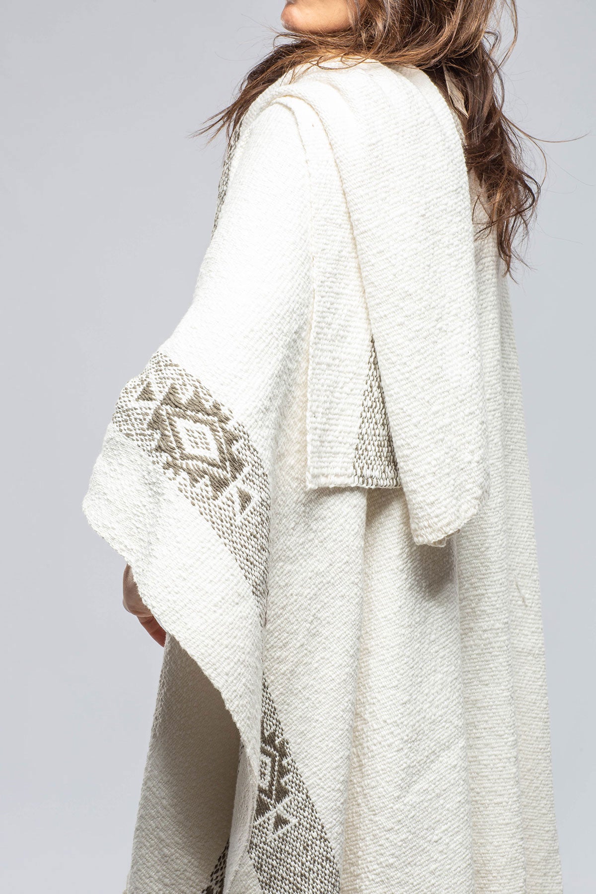 VOZ Antu Woven Duster In Ivory/Mink Ladies - Evening Wear