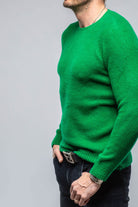 Henry Crew Neck Cashmere Sweater In Apple Green | Mens - Sweaters | Avant Toi