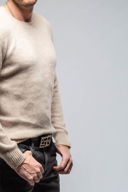 Henry Crew Neck Cashmere Sweater In Beige | Mens - Sweaters | Avant Toi
