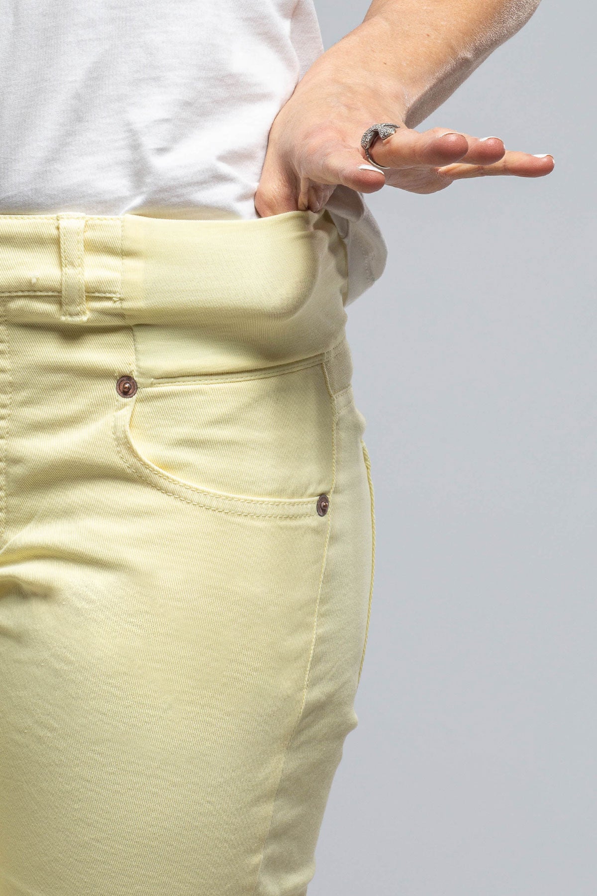 Elisa Open Hem Jean in Pale Yellow | Ladies - Pants - Jeans | European Culture