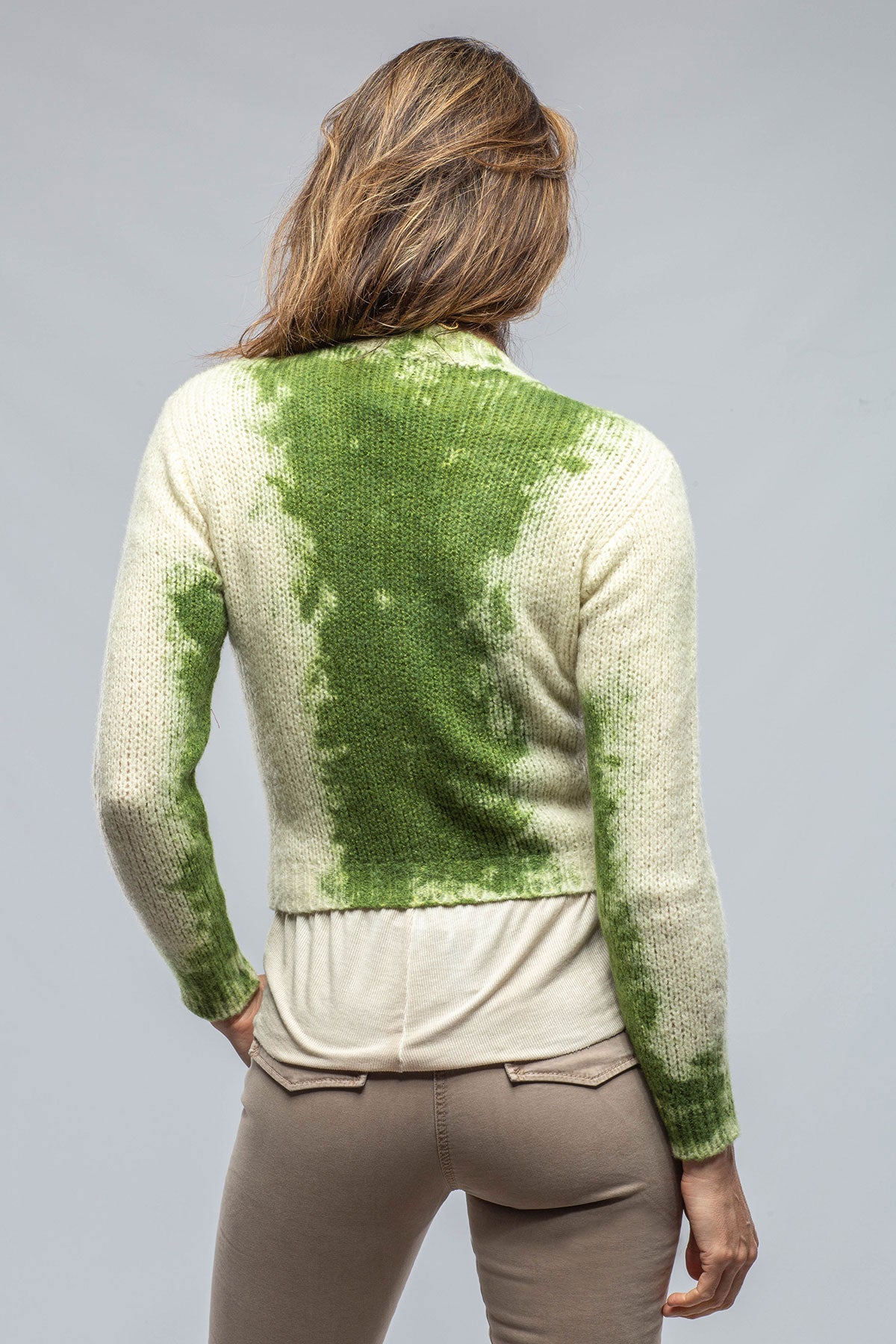 Claudia Cropped Round Neck Cable Sweater W/ Stains In Avocado | Ladies - Sweaters | Avant Toi