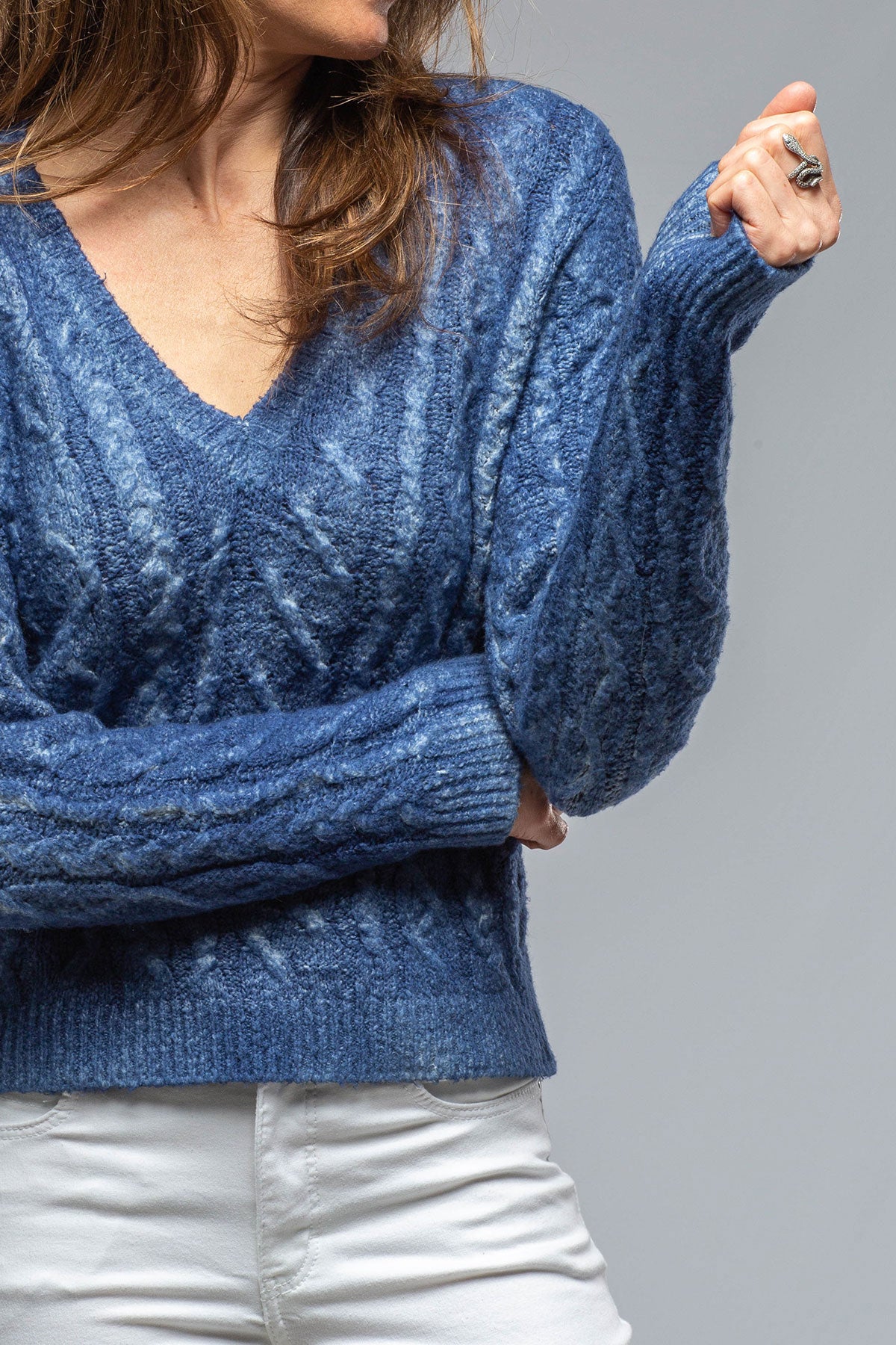Perla Braided V-Neck Pullover In Denim | Ladies - Sweaters | Avant Toi