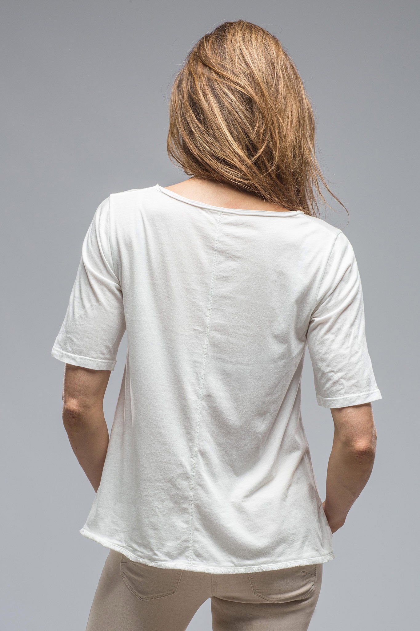 Henry Christ Luna Wide V-Neck S/S Tee In White Ladies - Tops