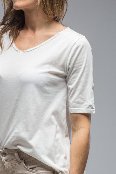 Henry Christ Luna Wide V-Neck S/S Tee In White Ladies - Tops